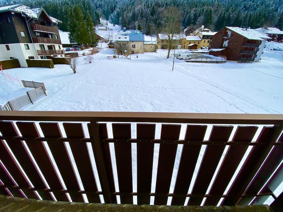 Charmant Appartement Au Pied Des Pistes De Lélex Exterior foto