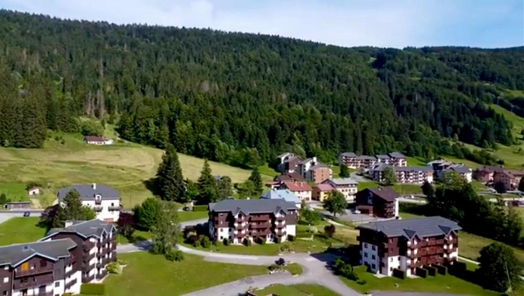 Charmant Appartement Au Pied Des Pistes De Lélex Exterior foto